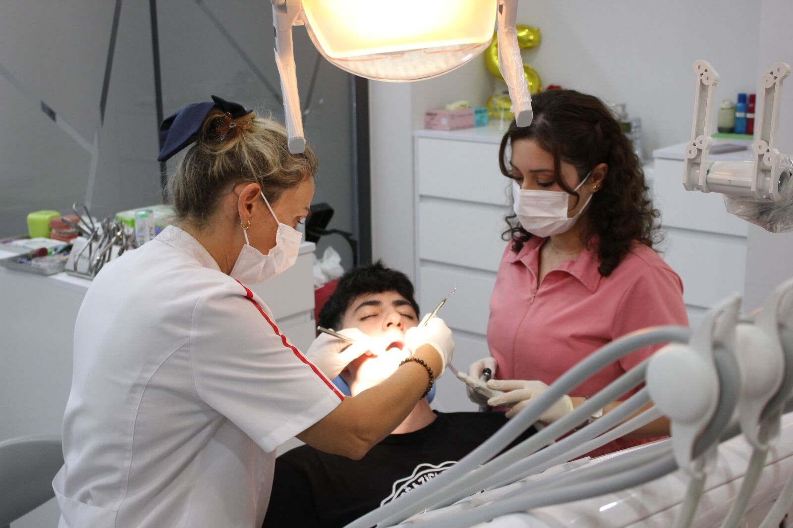 Yılmazlar Diş Kliniği Tedavi Odası 1