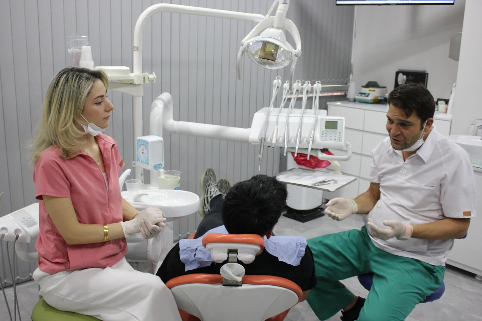Yılmazlar Diş Kliniği Danışma Bölümü